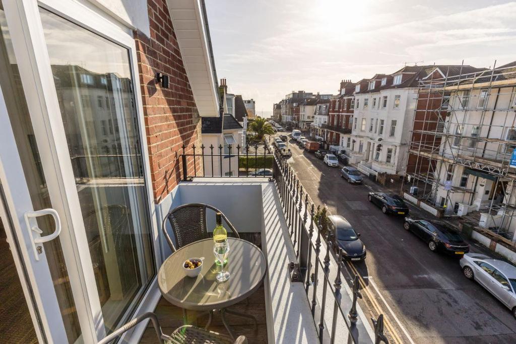 Sea Breeze - Coast Apartment Bournemouth Luaran gambar